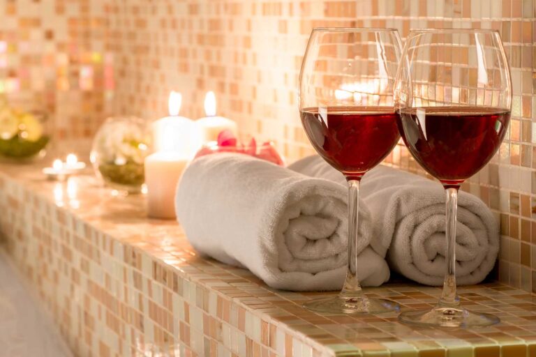 La vinoterapia con spa relajante que es un potente antioxidante