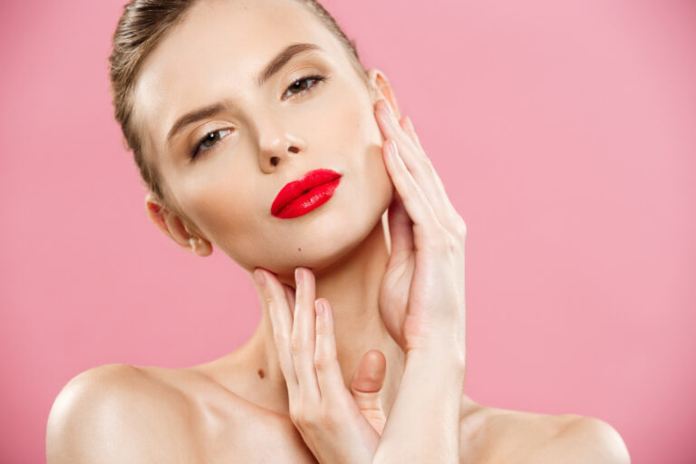 mujer guapa, consejos de belleza y cuidados básicos de la piel