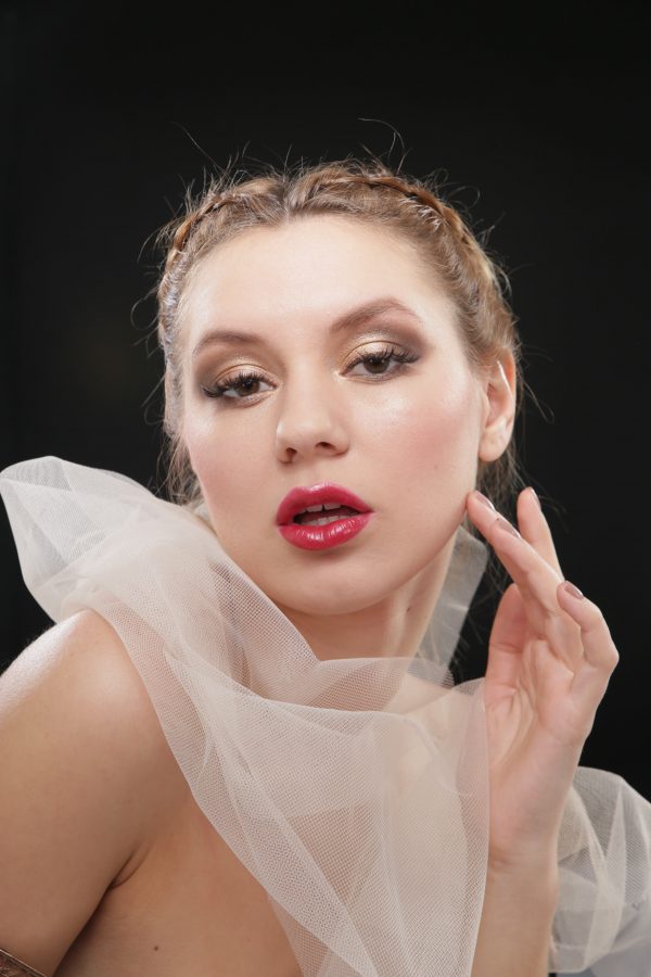 Maquillaje Invierno 2019 modelo maquillada