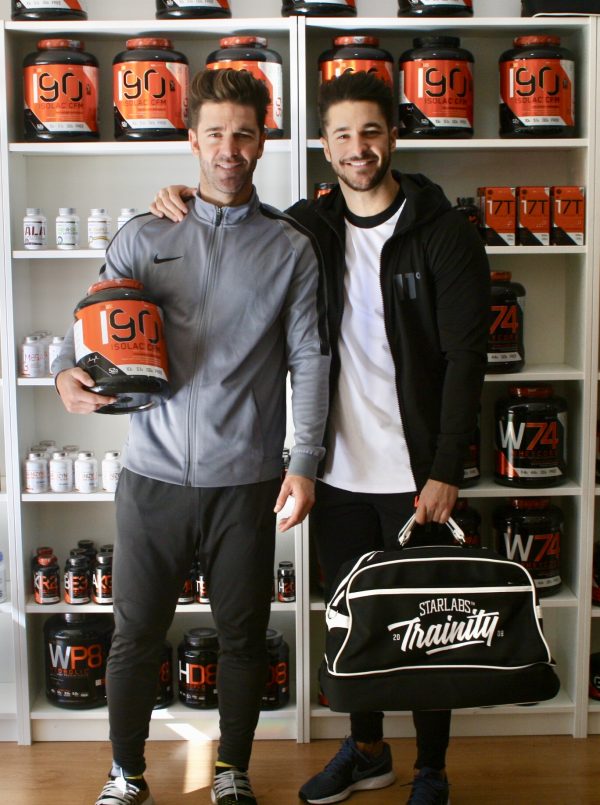 Entrevista a los hermanos Paz, Abraham y Hugo Paz Los hermanos Paz, Abraham y Hugo, nos dan todo lujo de detalles acerca de su negocio sobre la suplementación deportiva, nos explican sus rutinas de fitness, como estar en forma y sus expectativas para el futuro