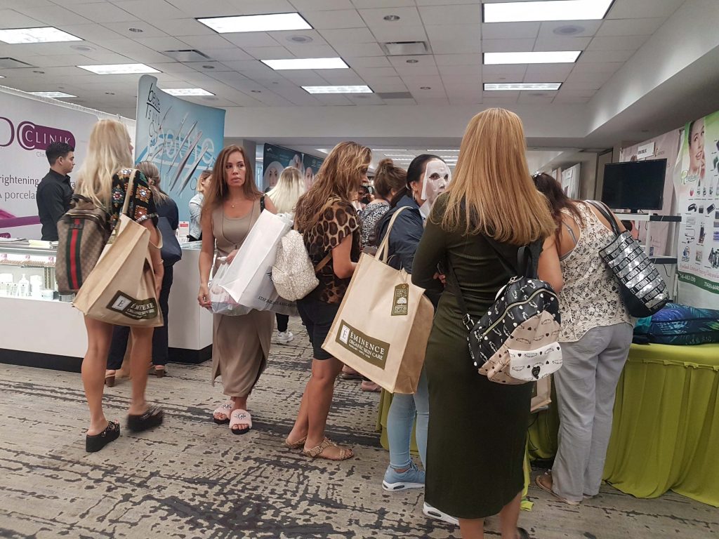 Asistentes y profesionales en el Congreso Internacional de Estética y Spa