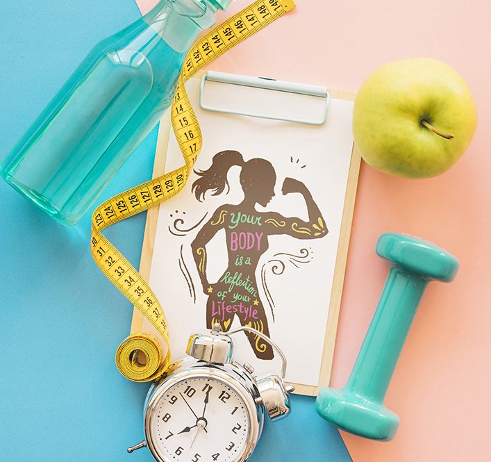 Ayuno intermitente ¿Por qué nos interesa hacerlo? metro, reloj y una manzana para iniciar ayuno intermitente