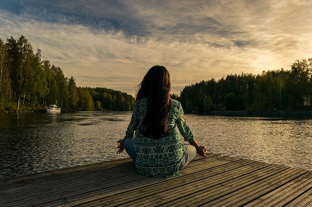 Salud mental: ¿Qué es y cómo se puede mejorar? mujer con excelente salud salud mental