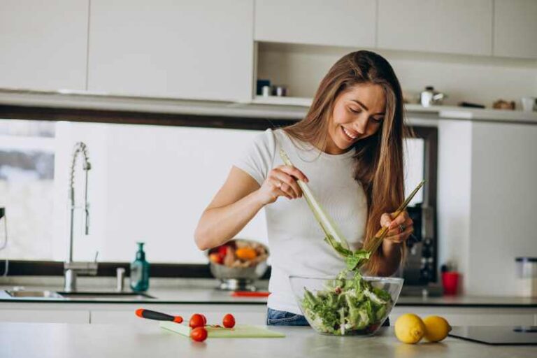 mujer con dieta saludable