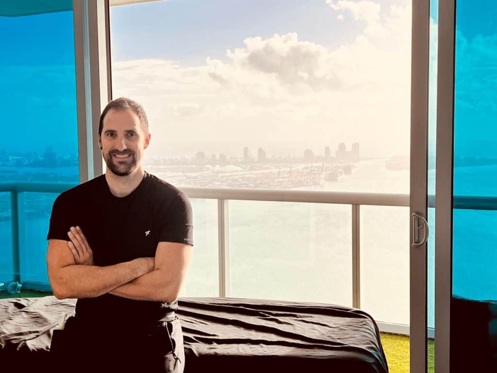 Mikel masajista Miami