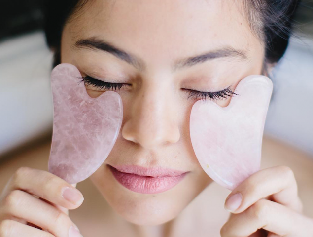 Masajes con piedra Gua Sha: Descubre los beneficios Masajes con piedra Gua Sha